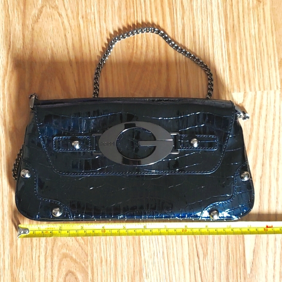 Brand New Guess clutch/shoulder bag with chain - Picture 7 of 9